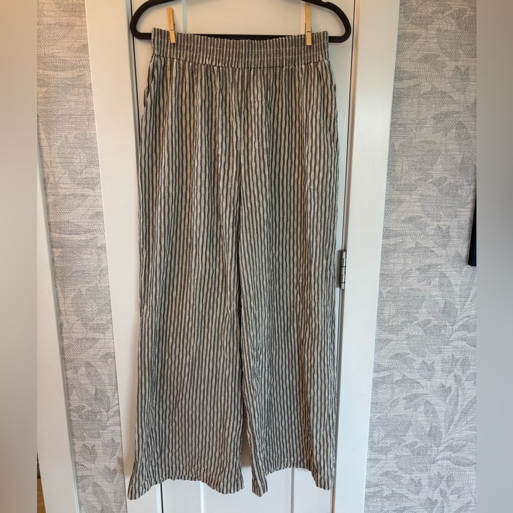 Express Wide Leg Pant Pinstripe Pattern Casual Lightweight Sz Small - Picture 1 of 10